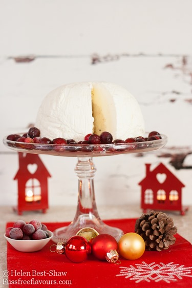 Christmas-Pudding-Ice-Cream-Bombe-Sliced_