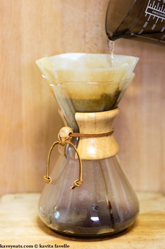 Making Pourover Coffee in a Chemex Coffeemaker - Kavey Eats - © Kavita Favelle-9079