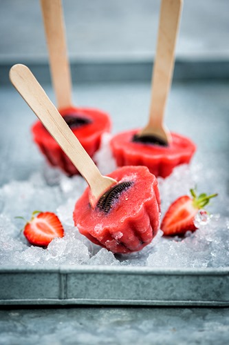 Strawberry_oreo_lollies_