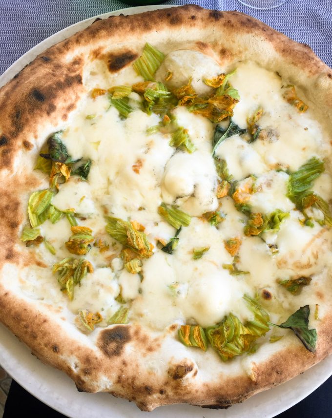 Pizza with courgette flowers at Reginella